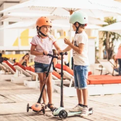 Scoot And Ride - Highway Kick 3 LED Peach -Kids Toy Shop 76acf7 2a77023843fb42beac9aa40637b0ead6 mv2 d 1920 1920 s 2