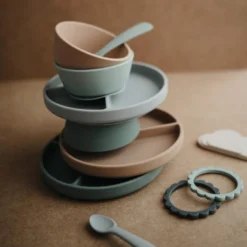 Mushie Silicone Suction Plate - Blush -Kids Toy Shop 7O0A3261 grande 6bf17b4b 944a 49a4 ba2e 327e6fb0ecf9