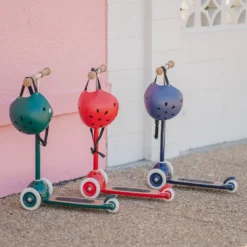 Banwood Scooter - Red -Kids Toy Shop DSC07755 Resized 20c9323a 2878 4811 9c9f de1872007ace