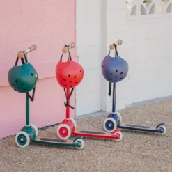 Banwood Scooter - Navy Blue -Kids Toy Shop DSC07755 Resized 4f0bb6b5 bd14 490f 8dd0 e4f77e75825f