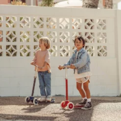 Banwood Scooter - Red -Kids Toy Shop DSC07854 Resized