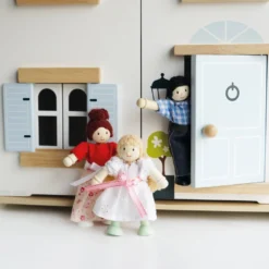 Le Toy Van Sky House Doll House -Kids Toy Shop H127 sky dolls house doll family waving