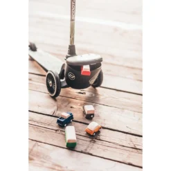 Scoot And Ride - Highway Kick 2 Scooter Green Lines -Kids Toy Shop HWK2L GREENLINES CARS p