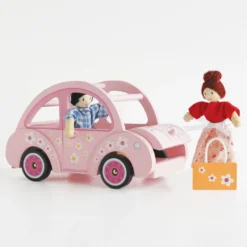 Le Toy Van Sophie's Car -Kids Toy Shop ME041 sophies car family dolls packing car