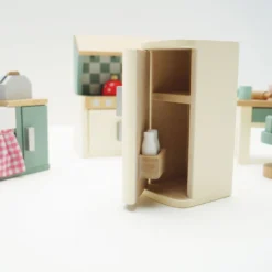 Le Toy Van Daisylane Kitchen (New Look) -Kids Toy Shop ME059C daisylane kitchen fridge freezer milk bottle storage08.41.56