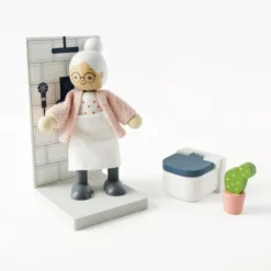 Le Toy Van Dolls House Figures - Dolly Family -Kids Toy Shop P053 my doll family in the bathroom08.41.57