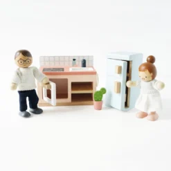 Le Toy Van Dolls House Figures - Dolly Family -Kids Toy Shop P053 my doll family in the kitchen08.41.57