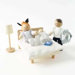 Le Toy Van Dolls House Figures - Dolly Family -Kids Toy Shop P053 my doll family parents and baby on bed08.41.57