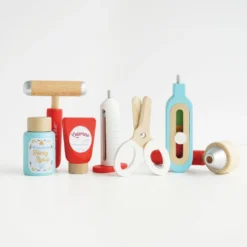Le Toy Van Doctor's Kit (New Look) -Kids Toy Shop first aid kit themometer ointments sissors syringe 2x 6a66130d c4cc 4fd1 ac59 d39466950a7c