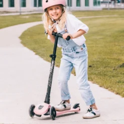 Scoot And Ride - Highway Kick 3 LED Rose -Kids Toy Shop highway kick 3 led rose 601587