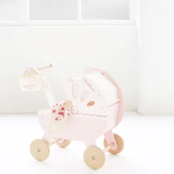 Le Toy Van Sweet Dreams Doll Pram 11 Le Toy Van Sweet Dreams Doll Pram -Kids Toy Shop tv322 sweet dreams pram with carry bag and baby blanket08.42.03